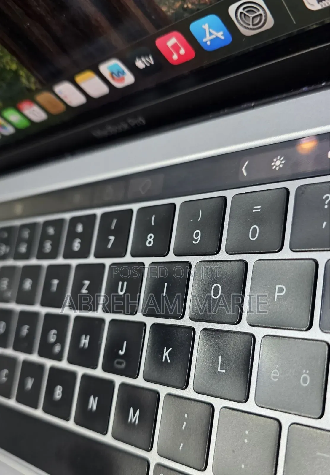 New Laptop Apple MacBook Pro 2019 8GB Intel Core i5 SSD 128GB