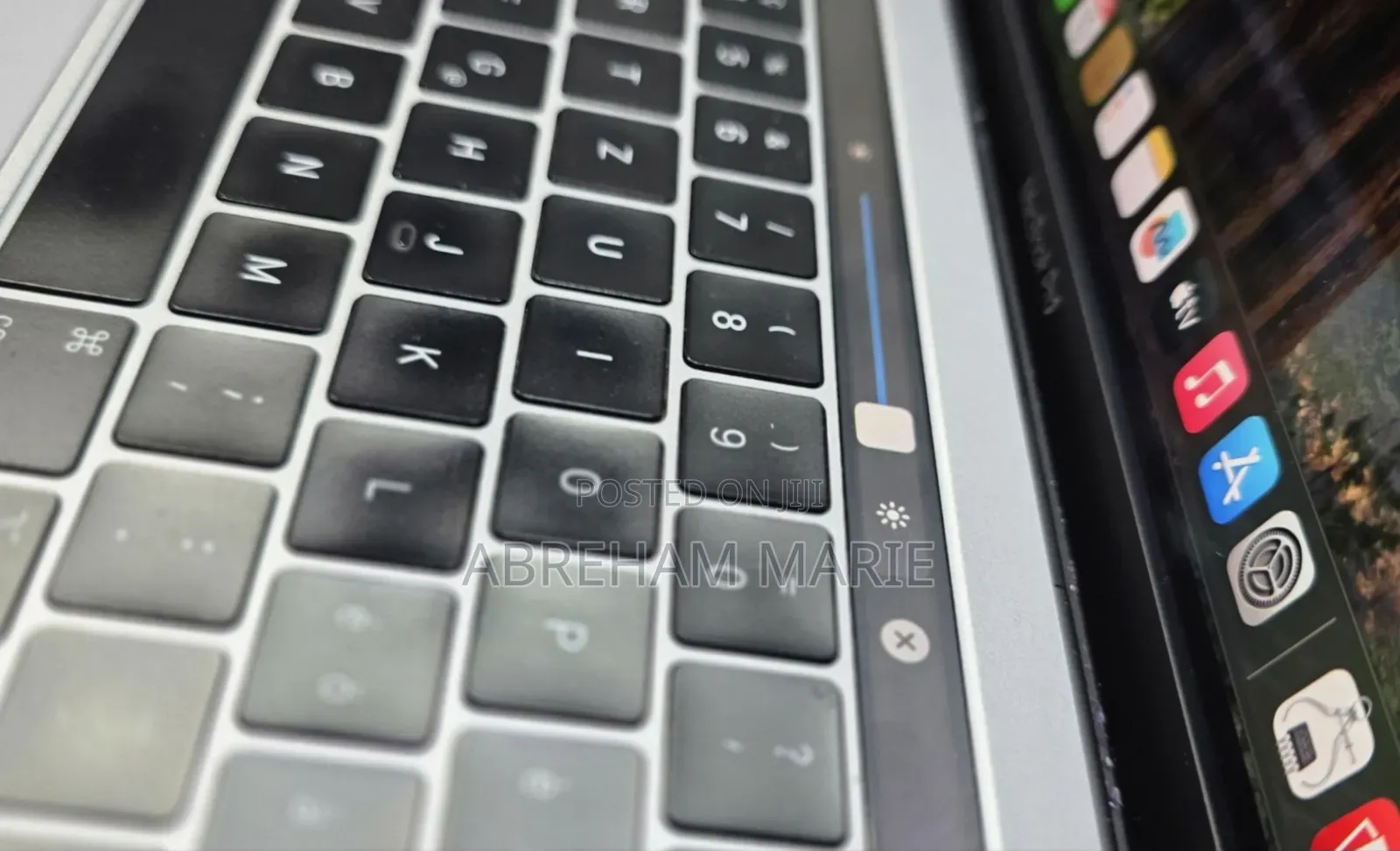 New Laptop Apple MacBook Pro 2019 8GB Intel Core i5 SSD 128GB