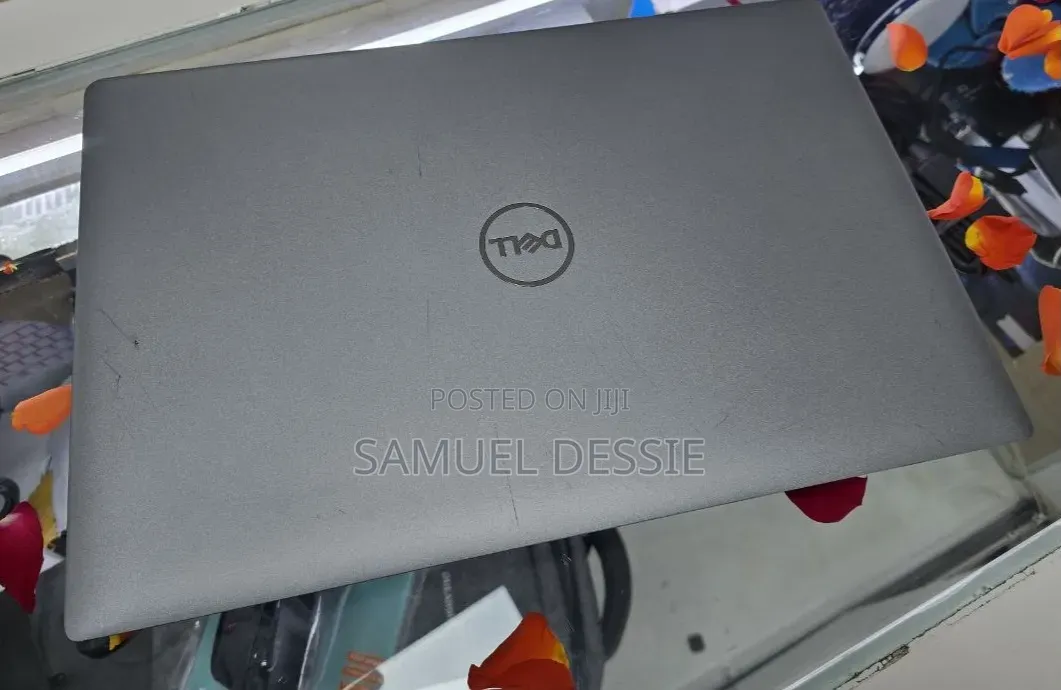 New Laptop Dell Precision 3560 8GB Intel Core i7 SSD 512GB