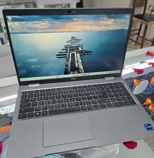 New Laptop Dell Precision 3560 8GB Intel Core i7 SSD 512GB