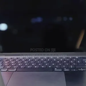 New Laptop Apple MacBook Air 2024 M3 8GB Intel Core M3 SSD 256GB