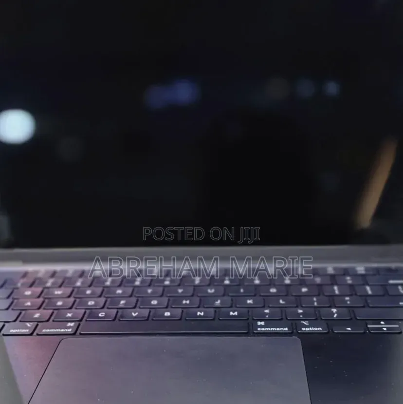 New Laptop Apple MacBook Air 2024 M3 8GB Intel Core M3 SSD 256GB