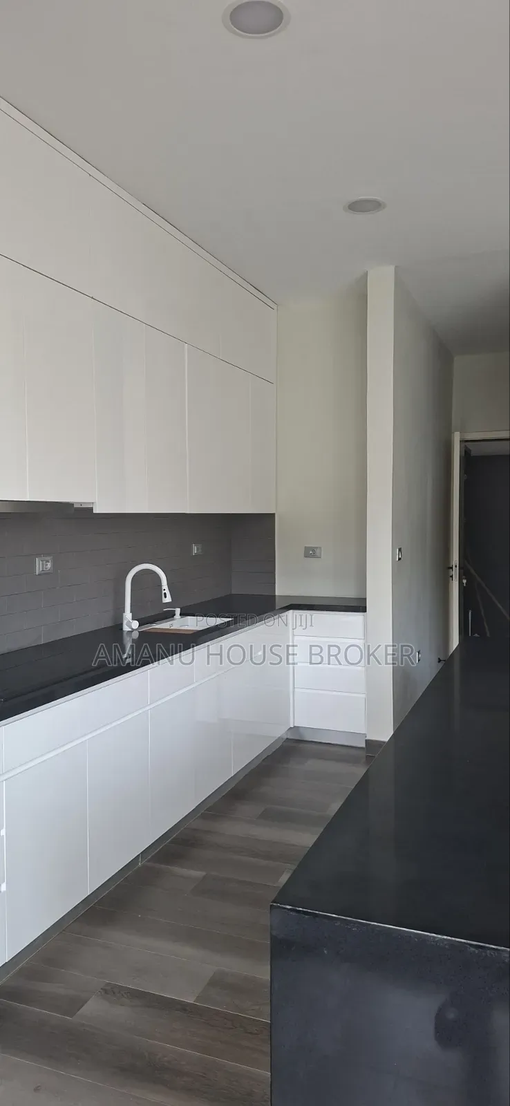 13bdrm Apartment in Addis Ababa, Kirkos for rent