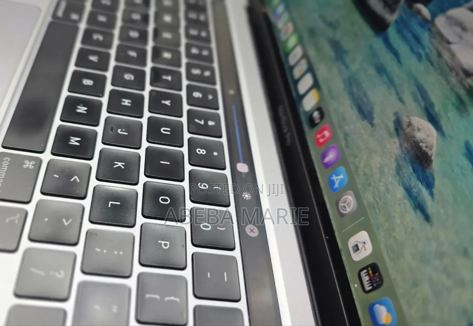 New Laptop Apple MacBook Pro 2020 16GB Apple M1 SSD 1T