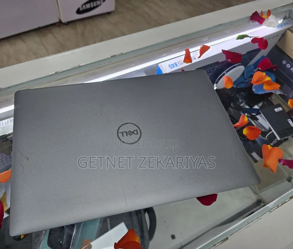 New Laptop Dell Precision 3560 8GB Intel Core i7 SSD 512GB