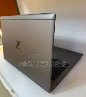 New Laptop HP ZBook Firefly G8 16GB Intel Core i7 SSD 512GB