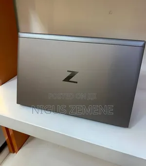 New Laptop HP ZBook Firefly G8 16GB Intel Core i7 SSD 512GB