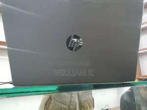 Laptop HP 250 G10 8GB Intel Core i5 SSD 512GB