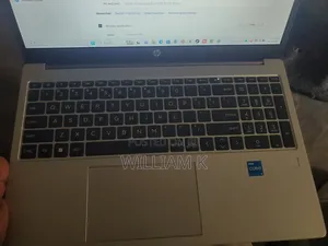 Laptop HP 250 G10 8GB Intel Core i5 SSD 512GB