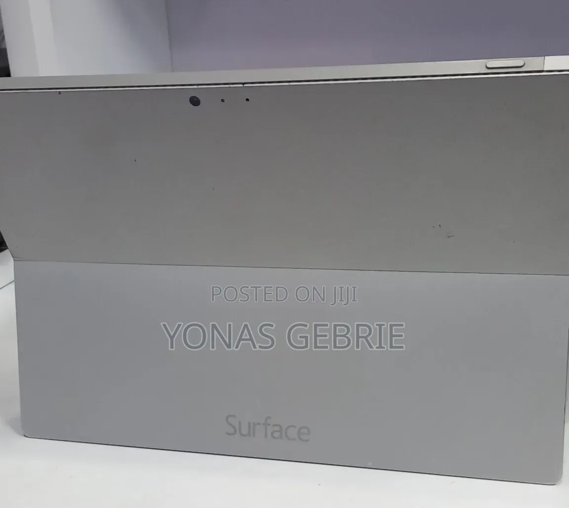 New Laptop Microsoft Surface 8GB Intel Core i7 SSD 256GB