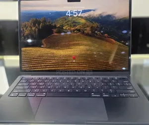 New Laptop Apple MacBook Air 2024 M3 8GB Apple M3 SSD 256GB
