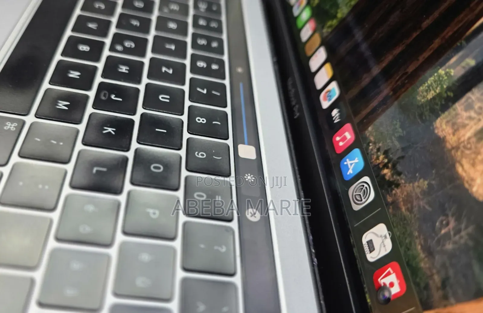 New Laptop Apple MacBook Air 2024 M3 8GB Apple M3 SSD 256GB