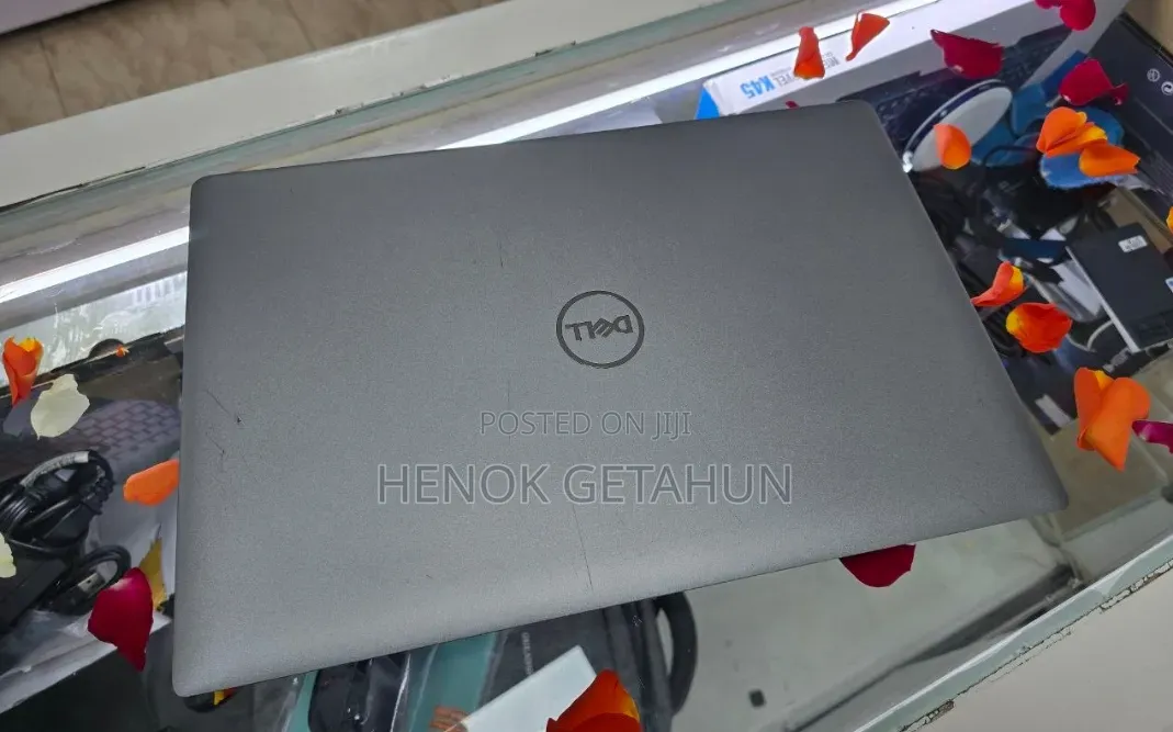 New Laptop Dell Precision 3560 8GB Intel Core i7 SSD 512GB