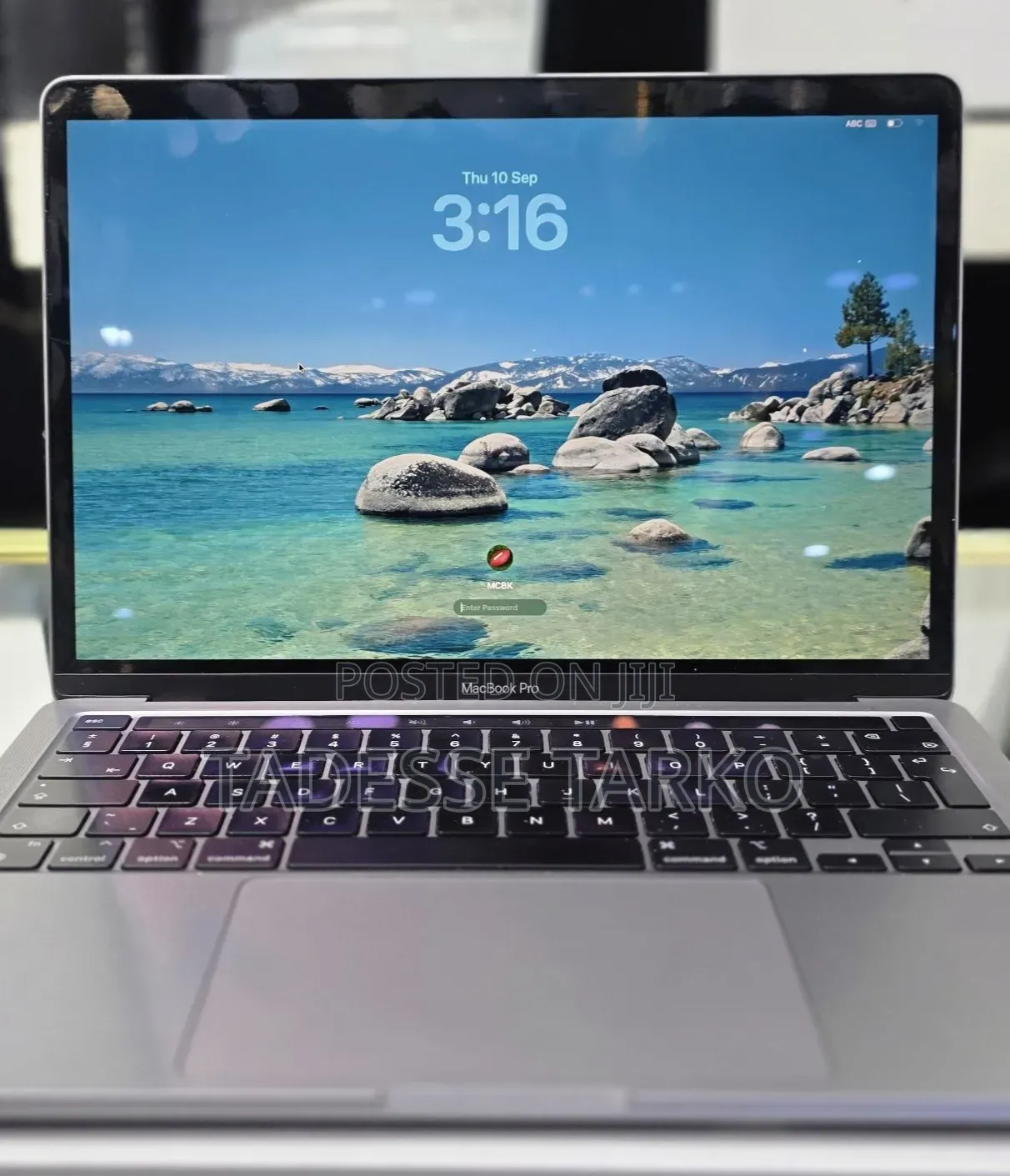 New Laptop Apple MacBook Pro 2020 M1 16GB Apple M1 Pro SSD 1T