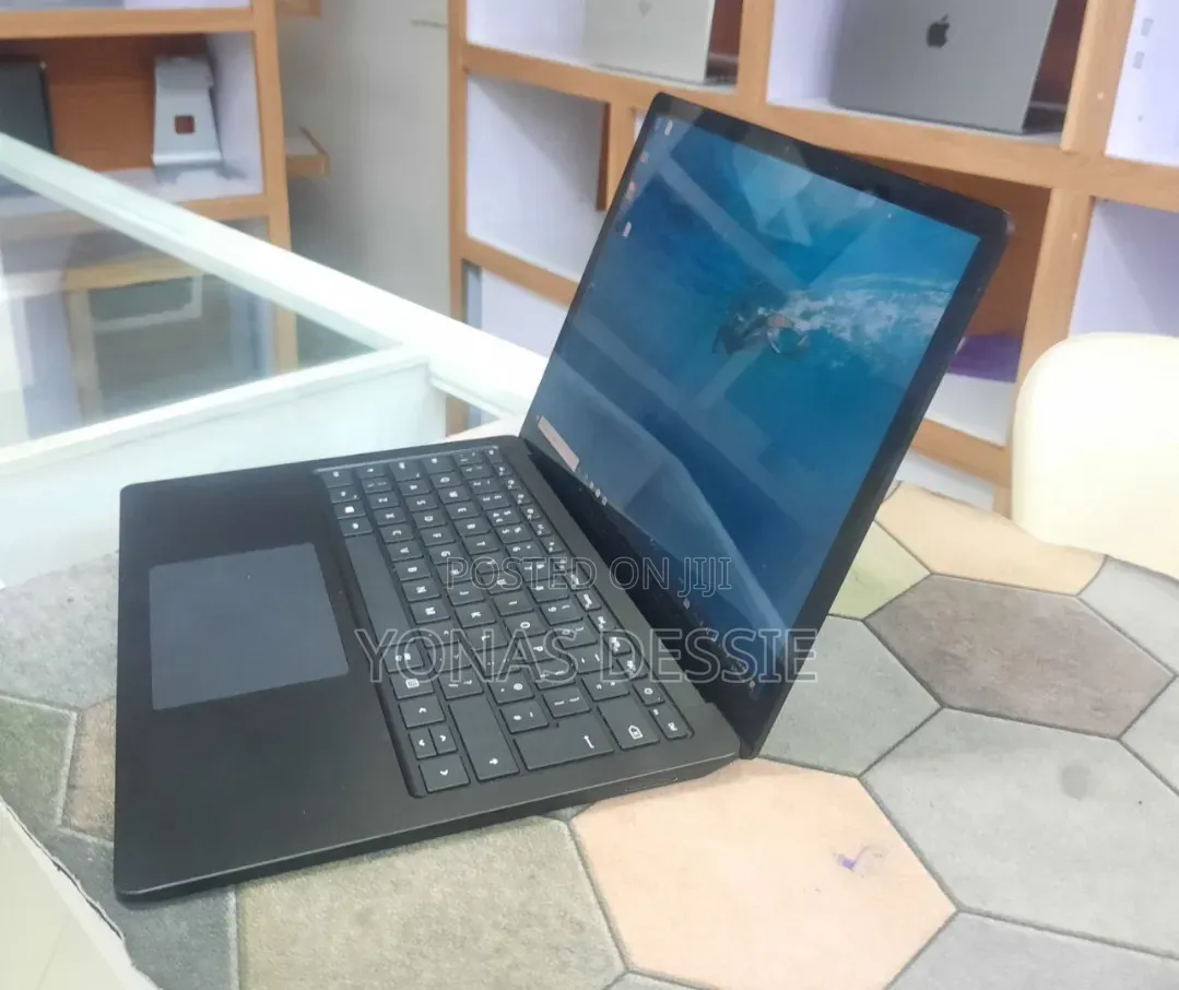 New Laptop Microsoft Surface Laptop 4 16GB Intel Core i7 SSD 512GB