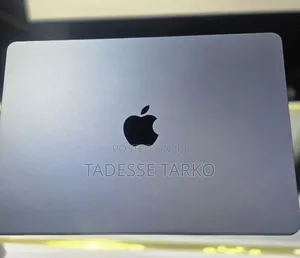 New Laptop Apple MacBook Air 2024 M3 8GB Apple M3 SSD 256GB