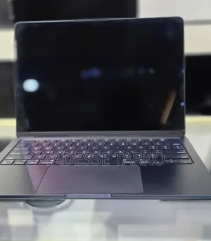 New Laptop Apple MacBook Air 2024 M3 8GB Apple M3 SSD 256GB
