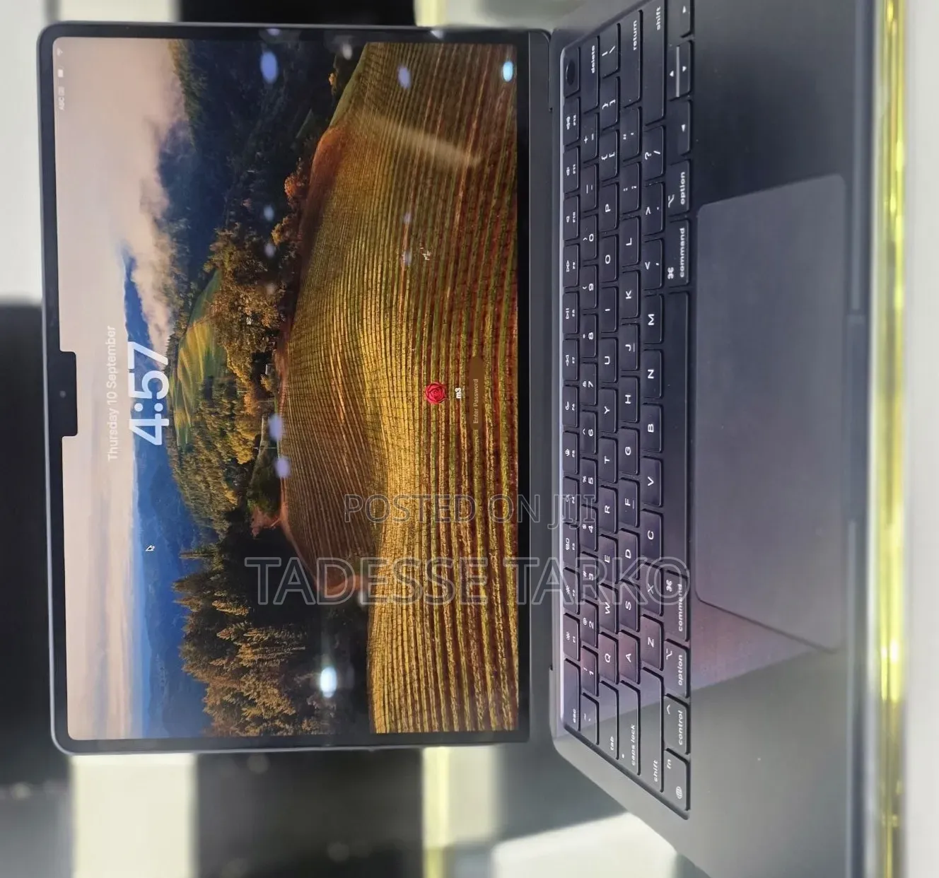 New Laptop Apple MacBook Air 2024 M3 8GB Apple M3 SSD 256GB