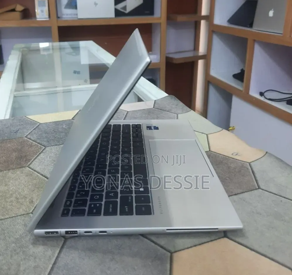 New Laptop HP EliteBook 840 G10 16GB Intel Core i7 SSD 512GB