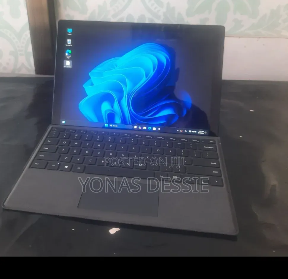 New Laptop Microsoft Surface Pro 6 8GB Intel Core i5 SSD 256GB