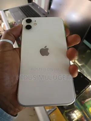 Apple iPhone 11 64 GB Silver