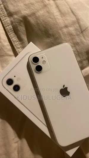 Apple iPhone 11 64 GB Silver
