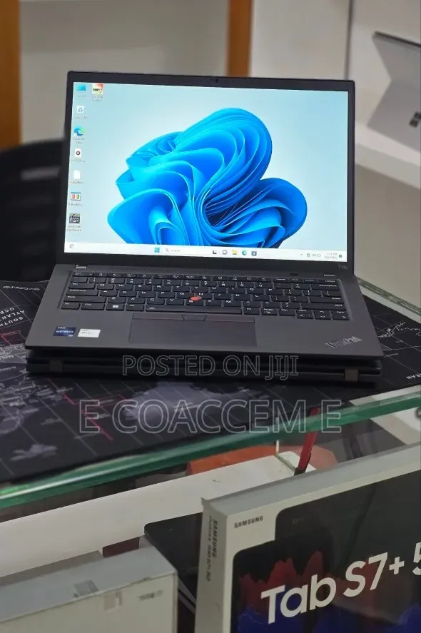 New Laptop Lenovo 16GB Intel Core i7 SSD 512GB