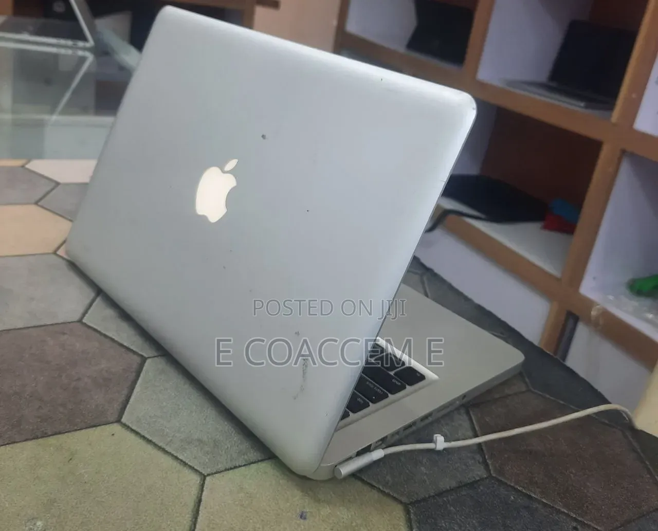 Laptop Apple MacBook 4GB HDD 500GB