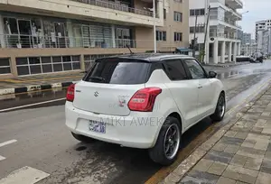 Suzuki Swift 2021 White