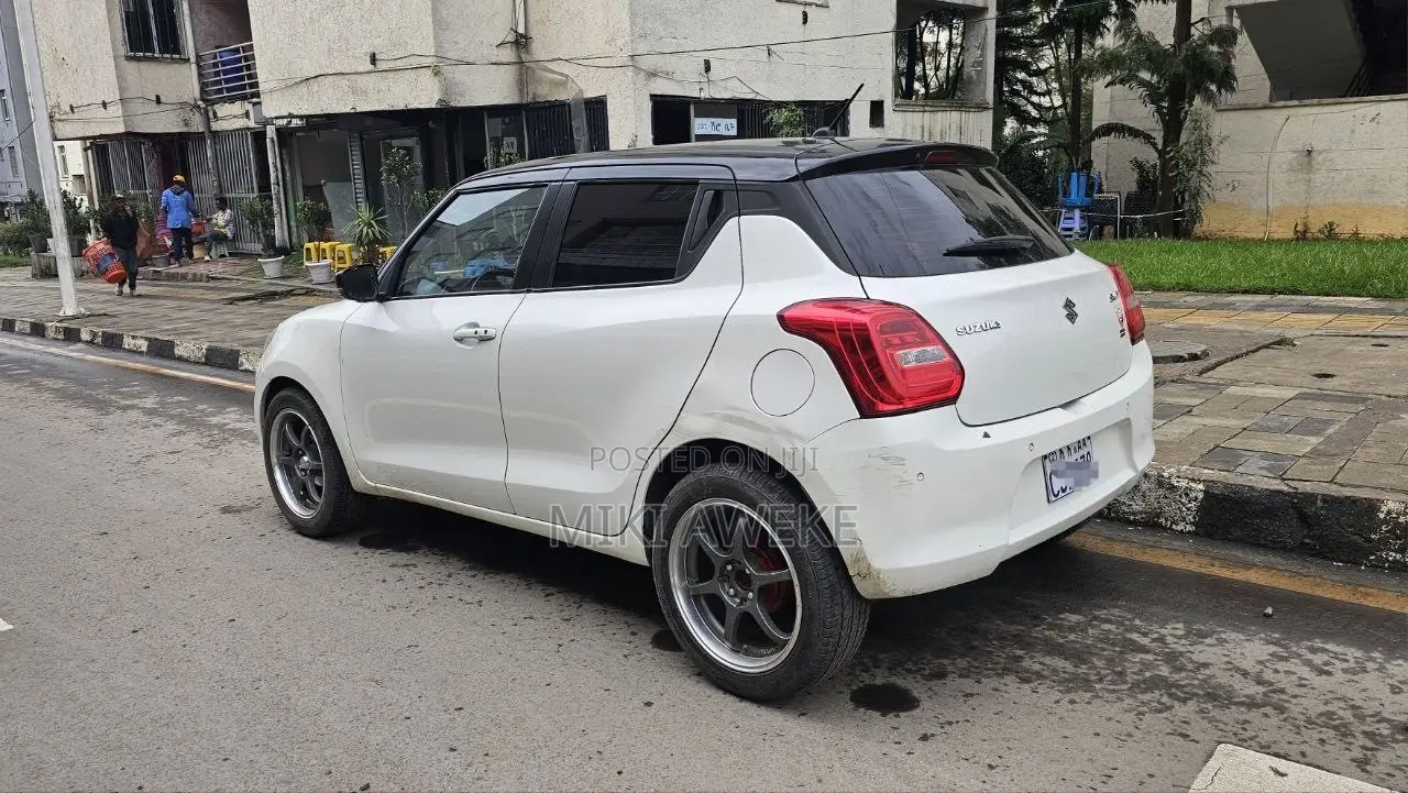 Suzuki Swift 2021 White