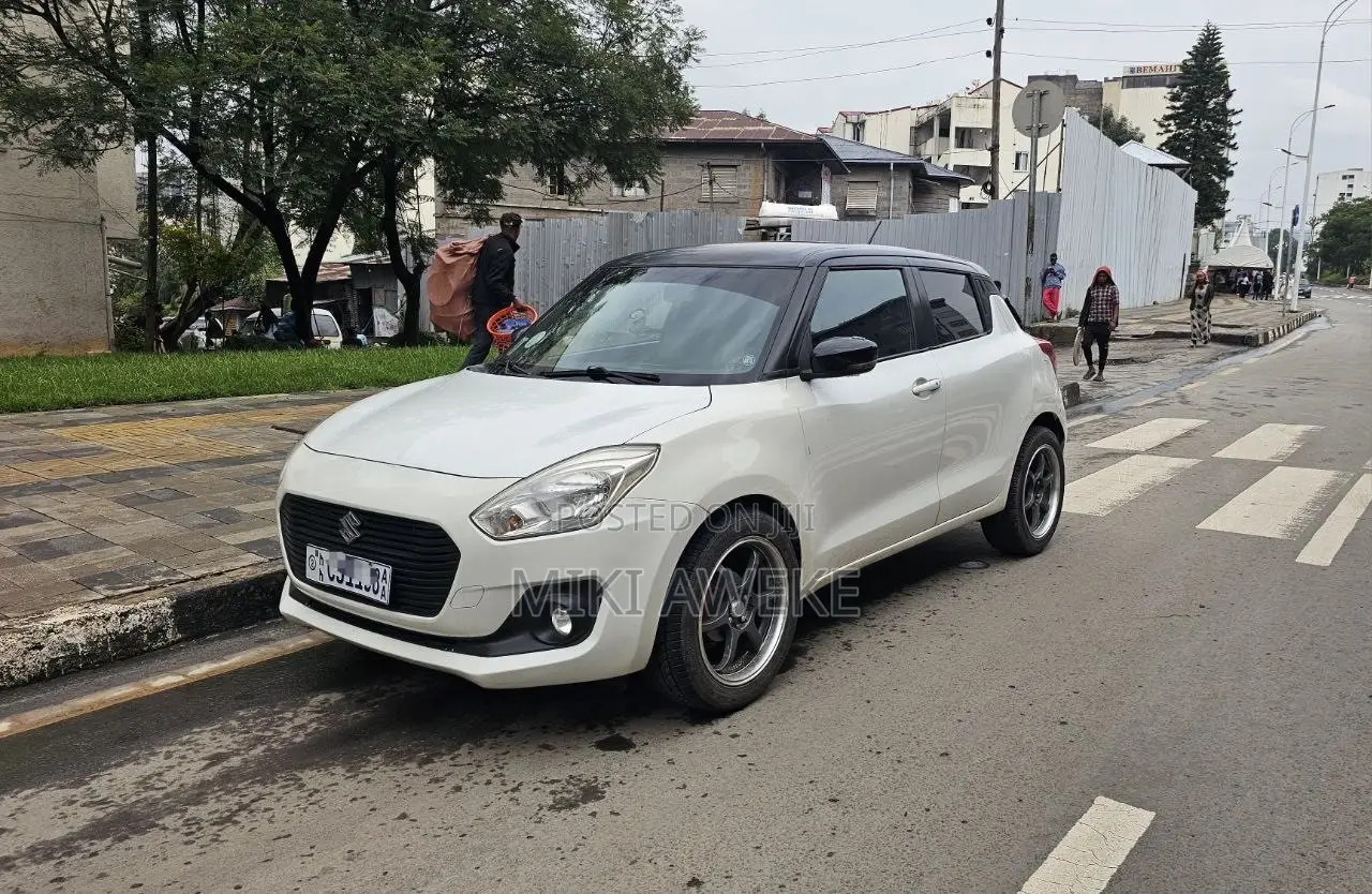 Suzuki Swift 2021 White