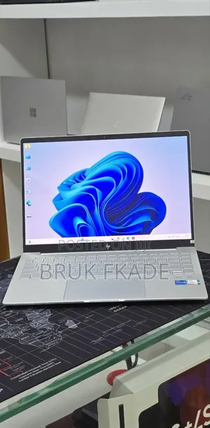 New Laptop HP Pavilion 14 16GB Intel Core i7 SSD 1T