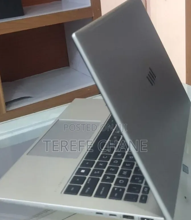 New Laptop HP EliteBook 840 10 16GB Intel Core i7 SSD 512GB