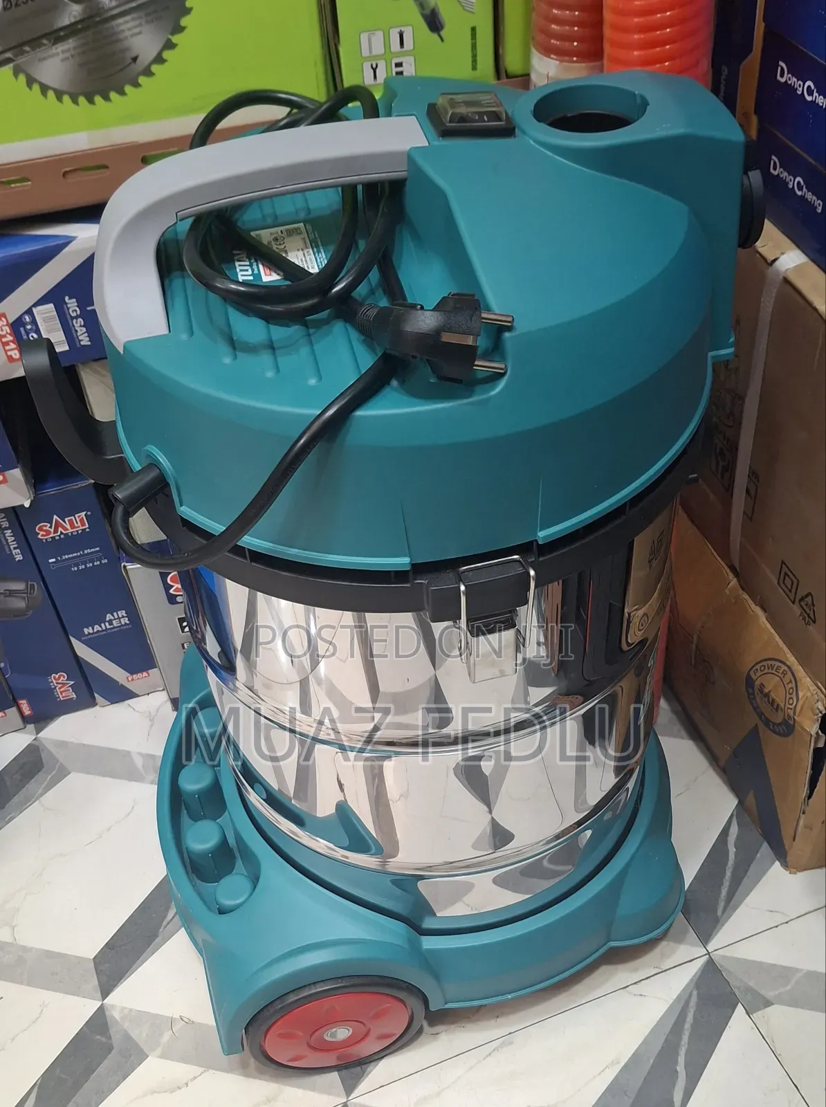 Total Vacuum Cleaner 1400W