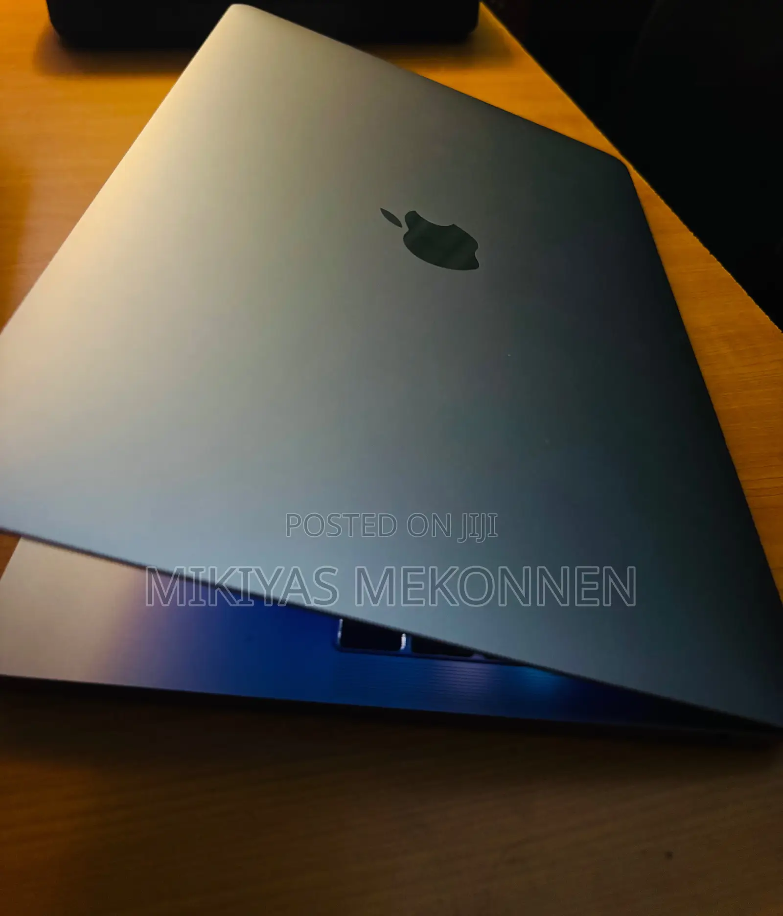 New Laptop Apple MacBook Pro 2017 8GB Intel Core i5 SSD 256GB