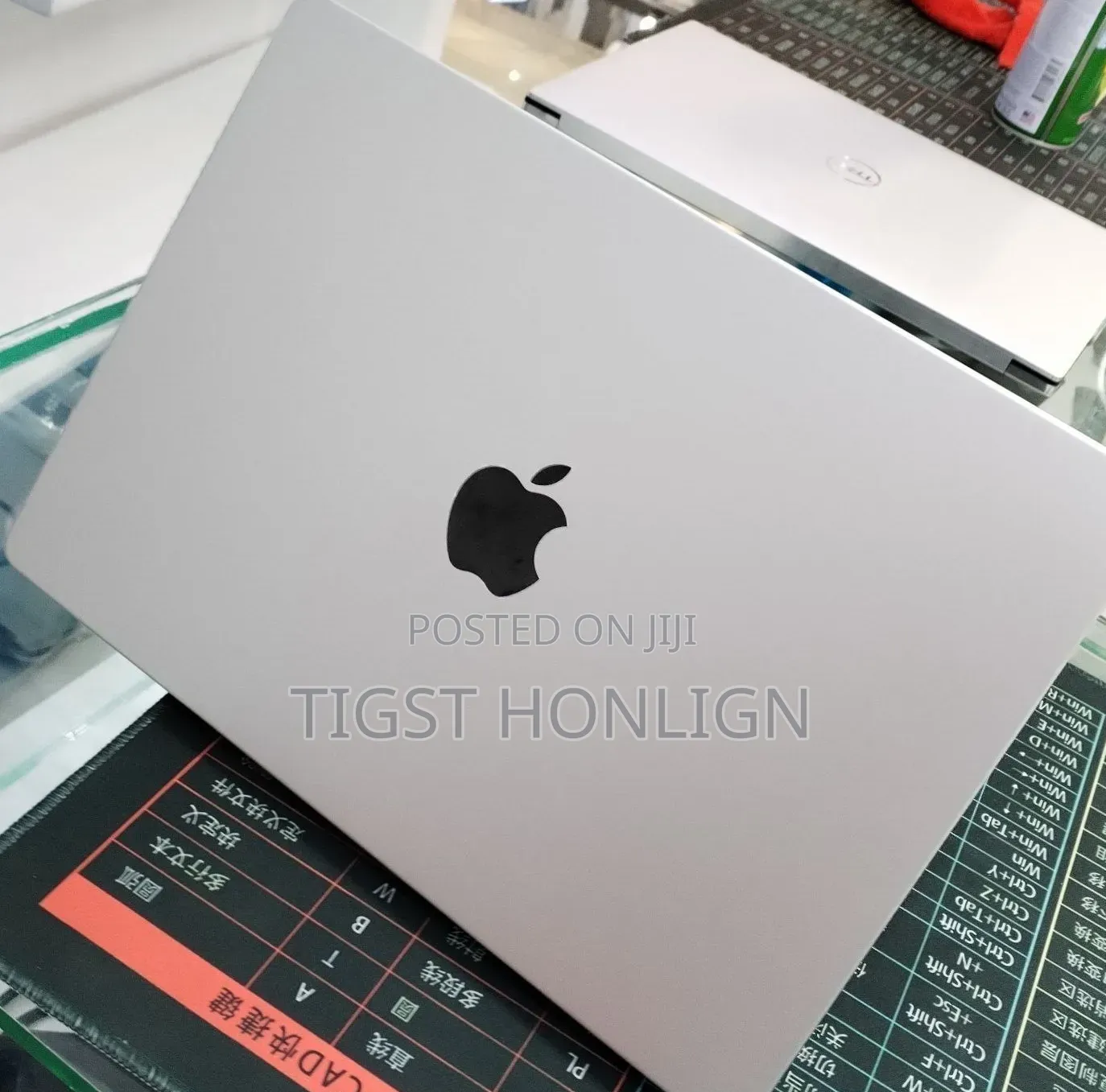 New Laptop Apple MacBook Pro 16GB Apple M5 SSD 512GB