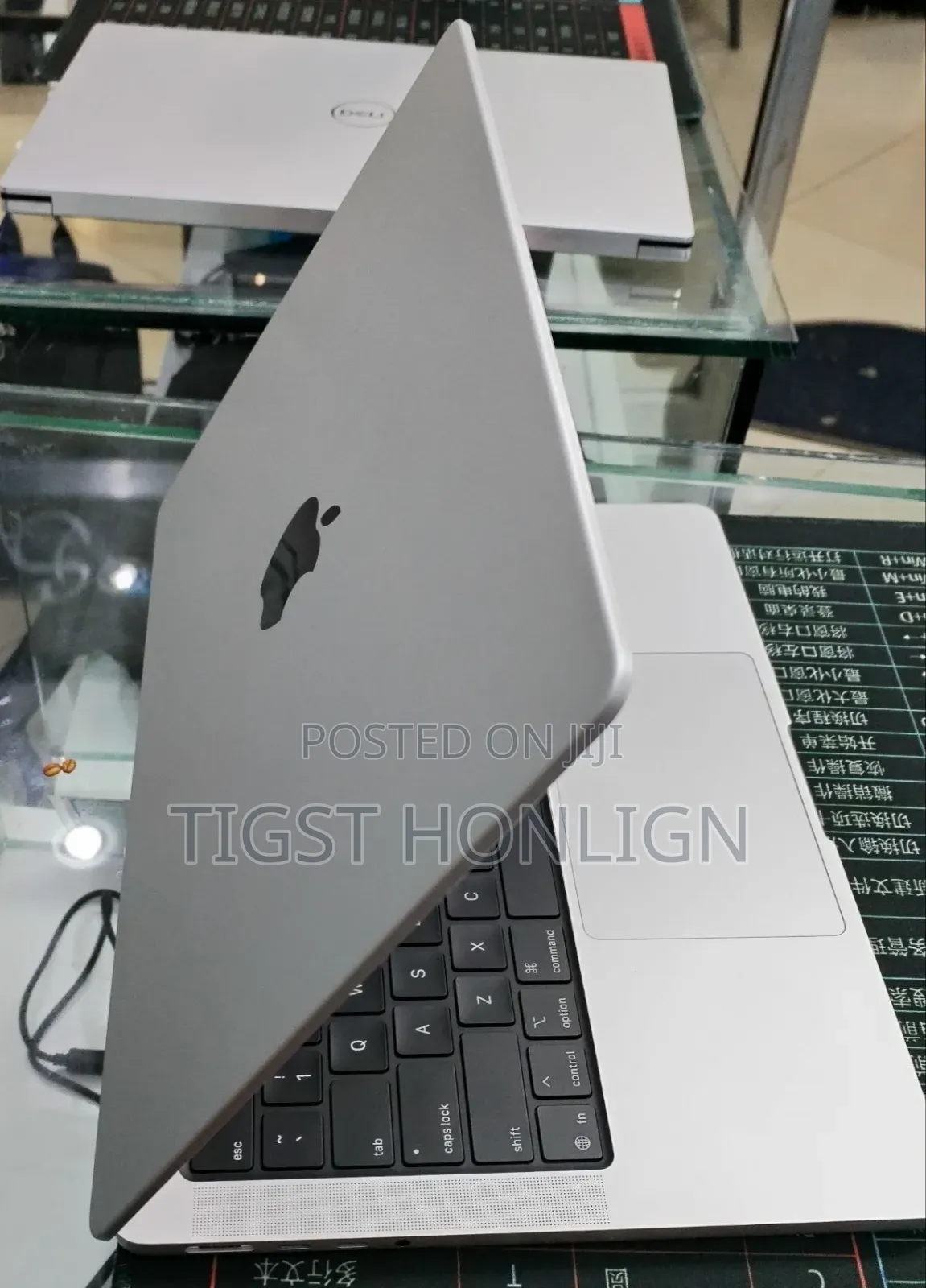 New Laptop Apple MacBook Pro 16GB Apple M5 SSD 512GB