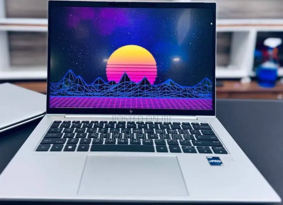 New Laptop HP EliteBook 830 16GB Intel Core i5 SSD 512GB