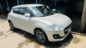 Suzuki Swift 2022 Silver