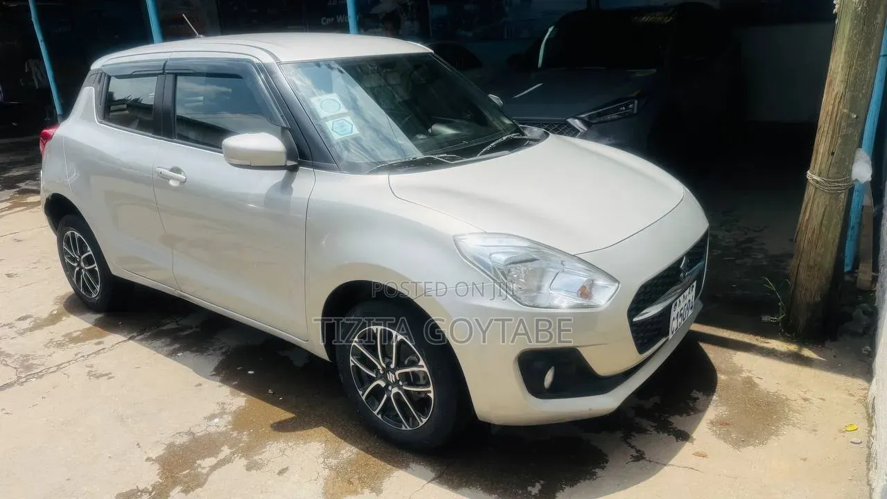 Suzuki Swift 2022 Silver