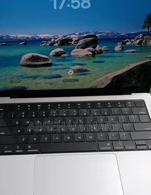 New Laptop Apple MacBook Pro 2025 M5 16GB Apple M5 Pro SSD 512GB