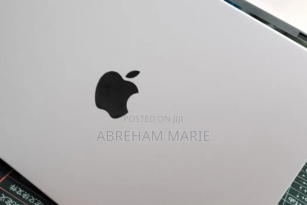 New Laptop Apple MacBook Pro 2025 M5 16GB Apple M5 Pro SSD 512GB