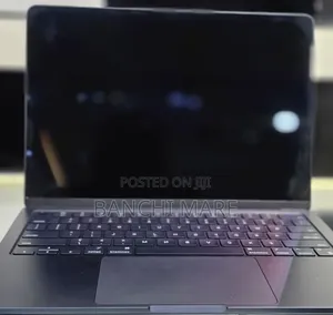 New Laptop Apple MacBook Air 2024 M3 8GB Apple M3 SSD 256GB