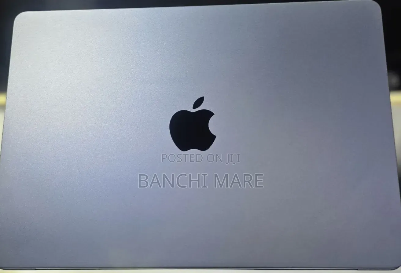 New Laptop Apple MacBook Air 2024 M3 8GB Apple M3 SSD 256GB