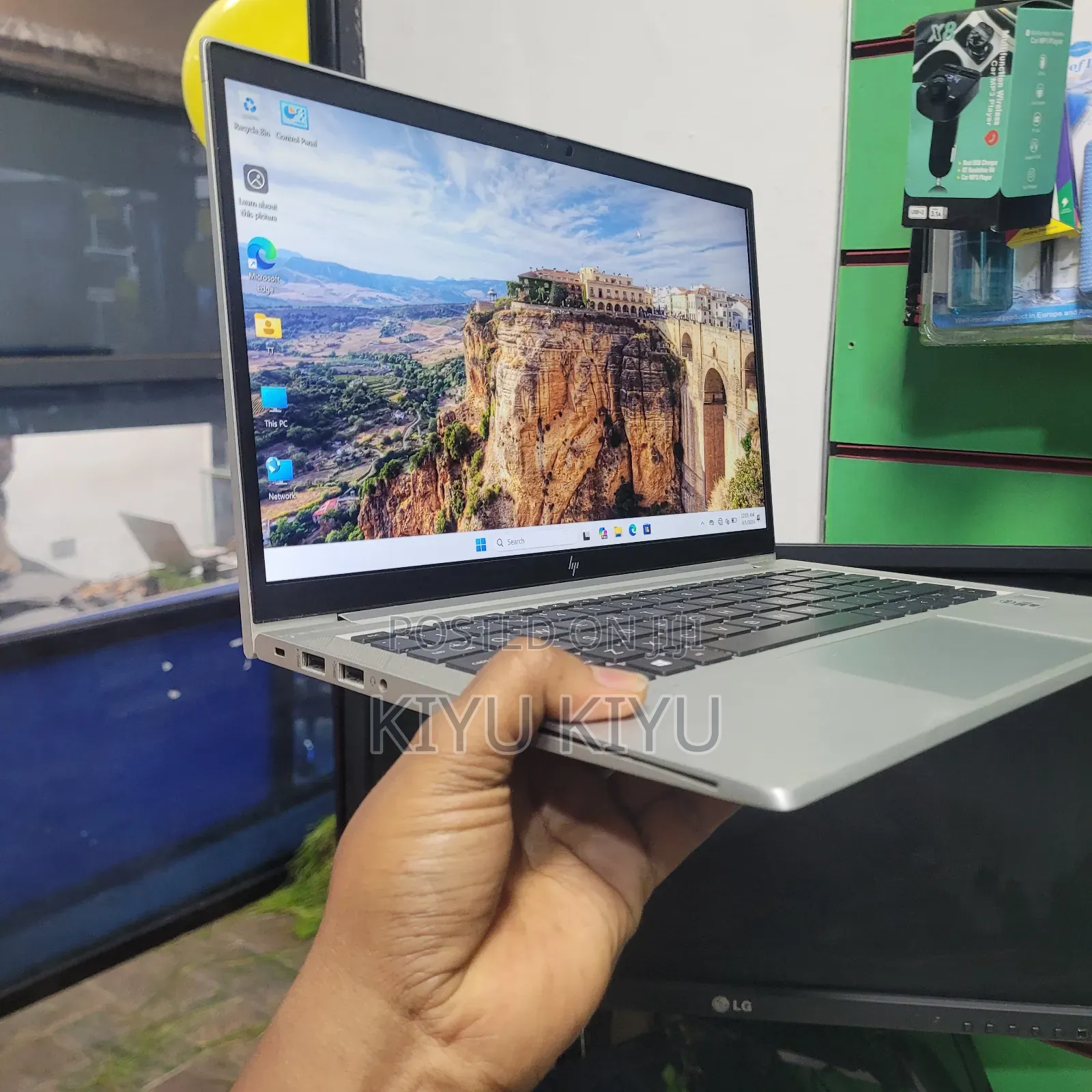 New Laptop HP EliteBook 830 8GB Intel Core i5 SSD 512GB