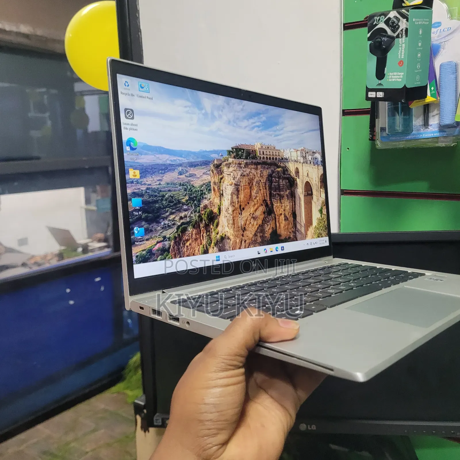 New Laptop HP EliteBook 830 8GB Intel Core i5 SSD 512GB