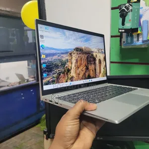 New Laptop HP EliteBook 830 8GB Intel Core i5 SSD 512GB