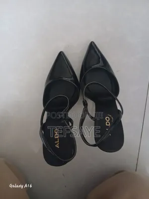 ALDO Pillow Walk