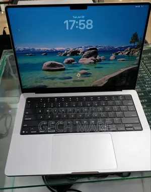New Laptop Apple MacBook Pro 2025 M5 16GB Apple M5 SSD 512GB