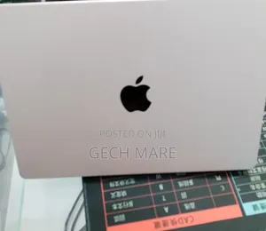 New Laptop Apple MacBook Pro 2025 M5 16GB Apple M5 SSD 512GB